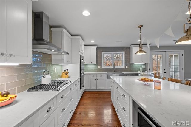 12467 Ballas Meadows Drive, Des Peres, MO 63131