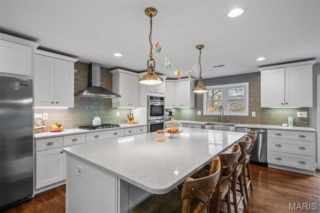 12467 Ballas Meadows Drive, Des Peres, MO 63131