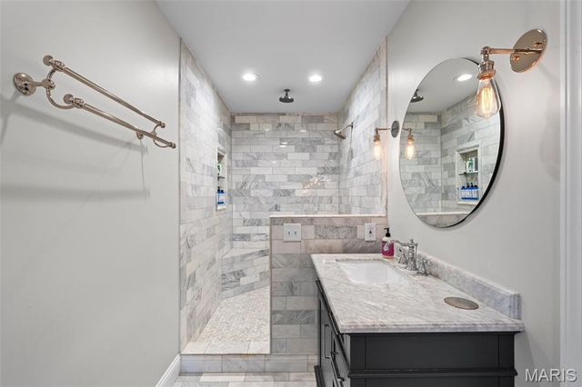 12467 Ballas Meadows Drive, Des Peres, MO 63131