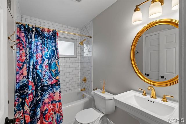 12467 Ballas Meadows Drive, Des Peres, MO 63131