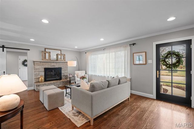 12467 Ballas Meadows Drive, Des Peres, MO 63131