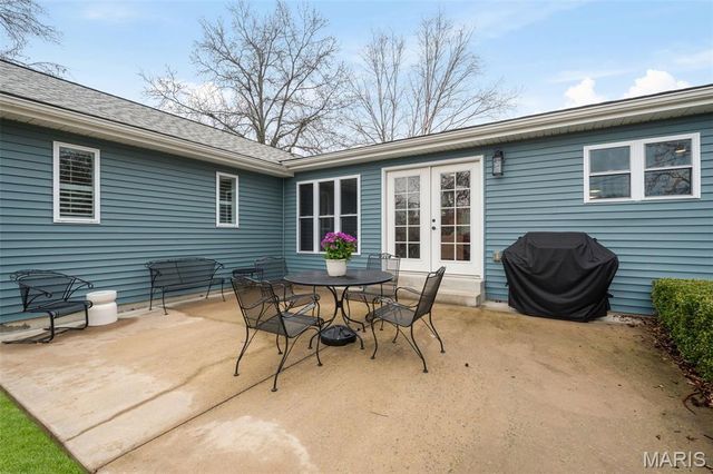 12467 Ballas Meadows Drive, Des Peres, MO 63131