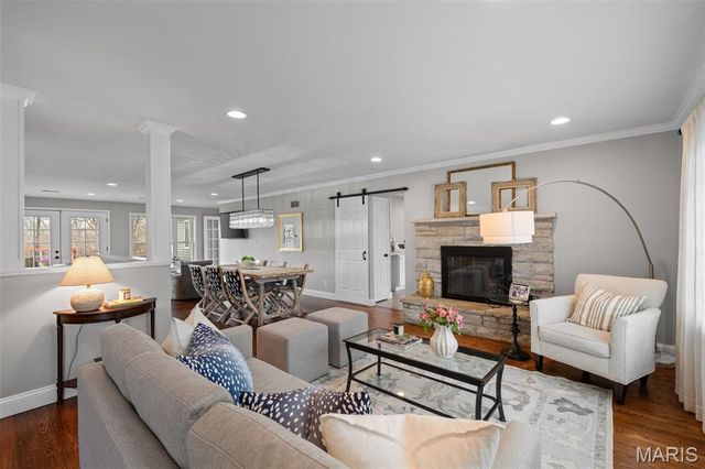 12467 Ballas Meadows Drive, Des Peres, MO 63131