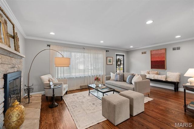 12467 Ballas Meadows Drive, Des Peres, MO 63131