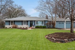 12467 Ballas Meadows Drive, Des Peres, MO 63131