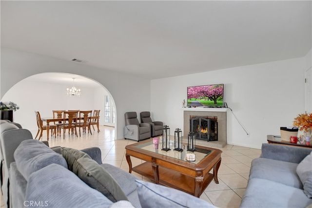 5560 Cleta Drive, Riverside, CA 92505