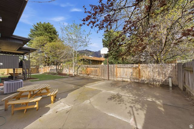 7145 S CAVALIER CIR, Cottonwood Heights, UT 84121