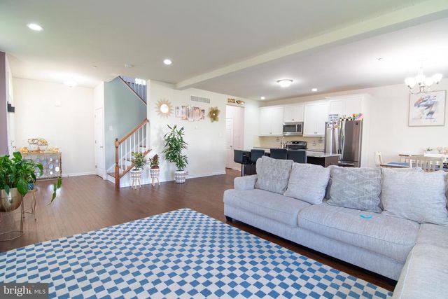 29 N TOMPKINS SQ, Downingtown, PA 19335