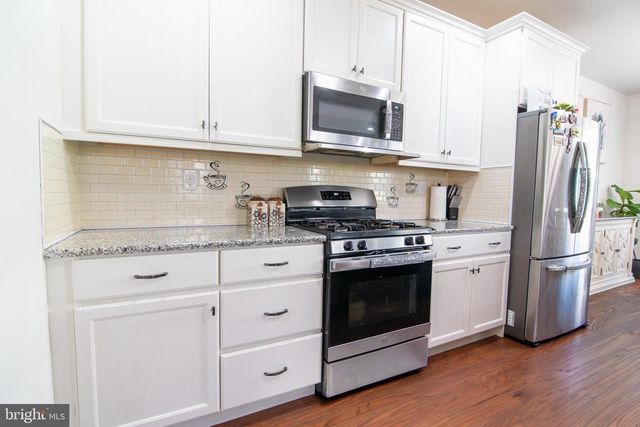 29 N TOMPKINS SQ, Downingtown, PA 19335