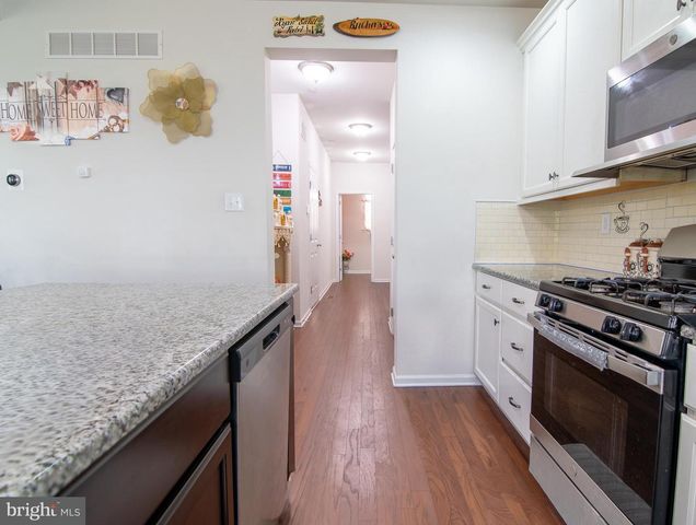 29 N TOMPKINS SQ, Downingtown, PA 19335