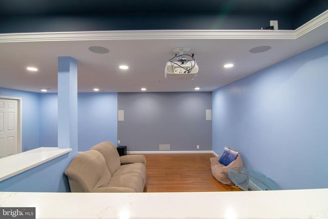 29 N TOMPKINS SQ, Downingtown, PA 19335