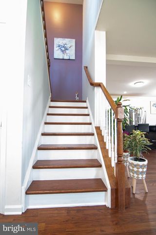 29 N TOMPKINS SQ, Downingtown, PA 19335