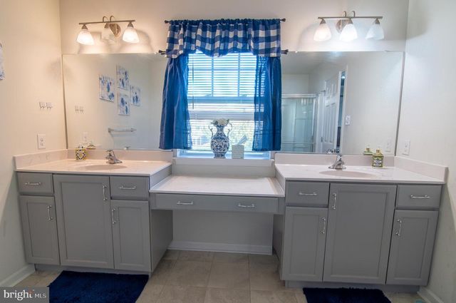 29 N TOMPKINS SQ, Downingtown, PA 19335