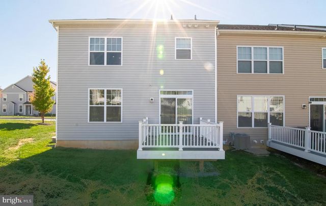 29 N TOMPKINS SQ, Downingtown, PA 19335