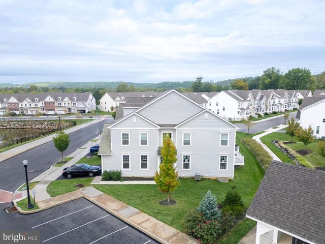 29 N TOMPKINS SQ, Downingtown, PA 19335