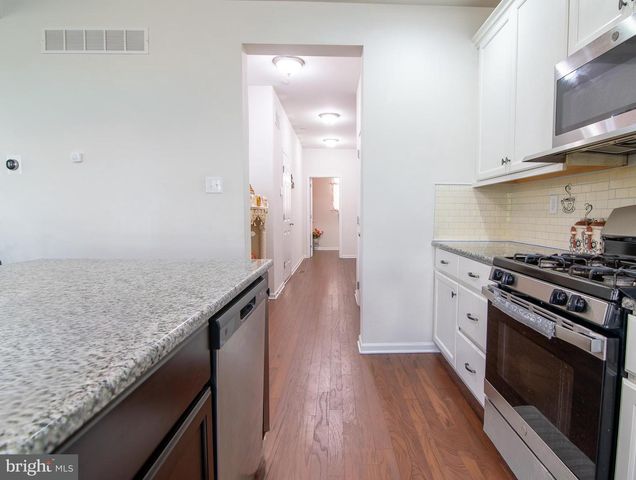 29 N TOMPKINS SQ, Downingtown, PA 19335