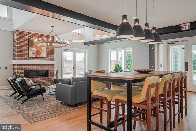 29 N TOMPKINS SQ, Downingtown, PA 19335