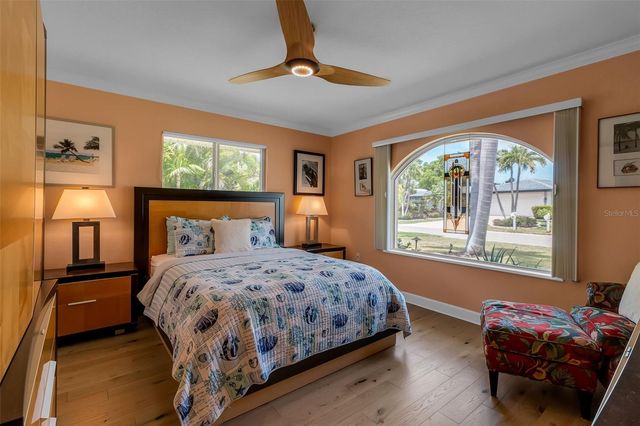 524 HORNBLOWER LANE, Longboat Key, FL 34228