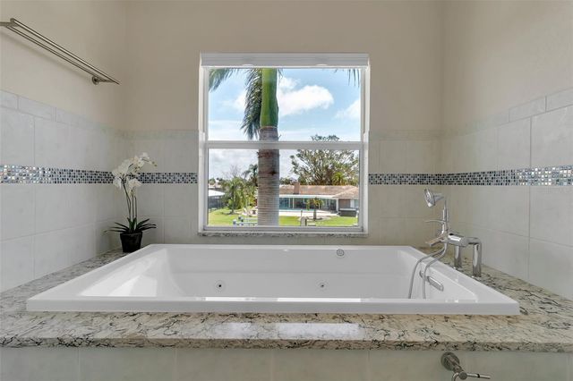 524 HORNBLOWER LANE, Longboat Key, FL 34228