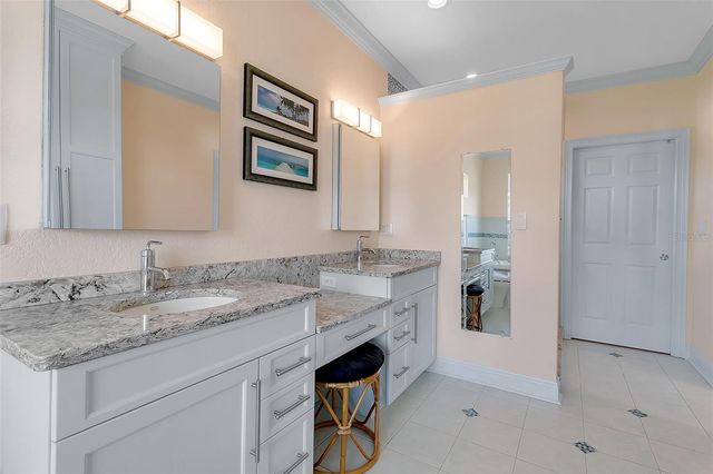 524 HORNBLOWER LANE, Longboat Key, FL 34228
