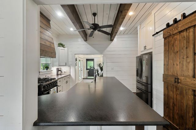 500 W Main, Mt Vernon, TX 75457
