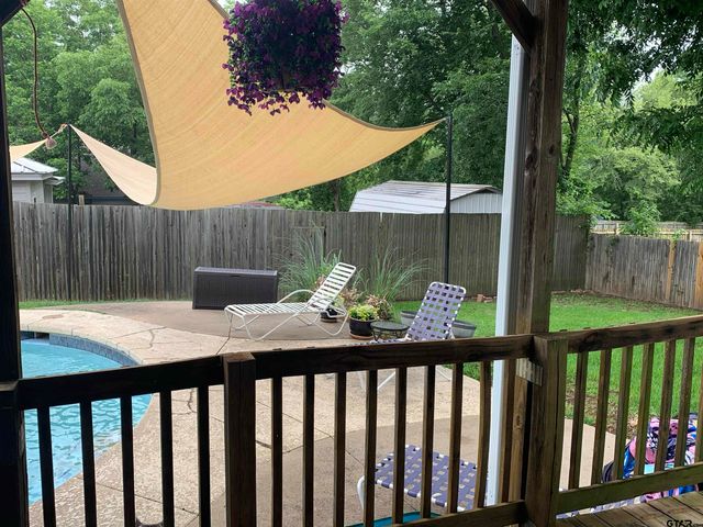 500 W Main, Mt Vernon, TX 75457