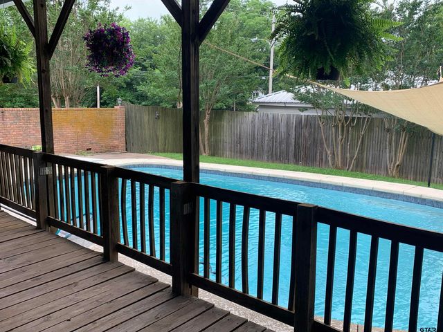 500 W Main, Mt Vernon, TX 75457