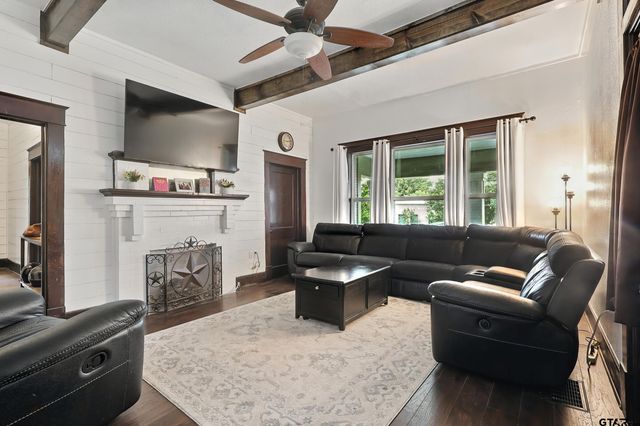 500 W Main, Mt Vernon, TX 75457