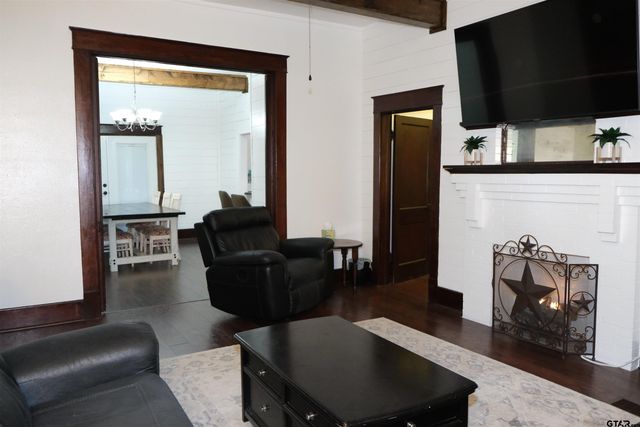 500 W Main, Mt Vernon, TX 75457