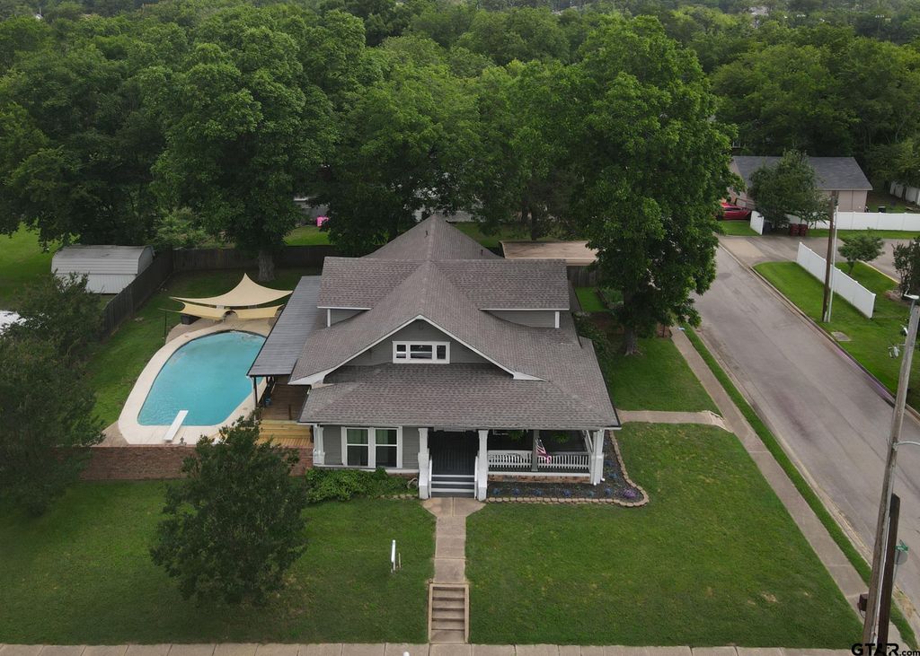 500 W Main, Mt Vernon, TX 75457