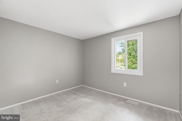 3 CAROLINA CT, Sterling, VA 20164
