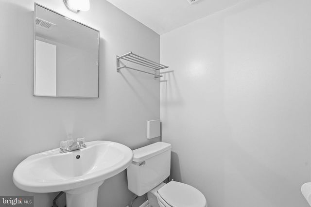3 CAROLINA CT, Sterling, VA 20164