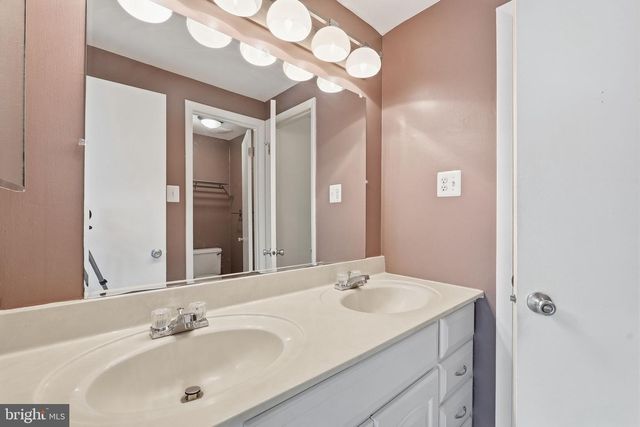 3 CAROLINA CT, Sterling, VA 20164