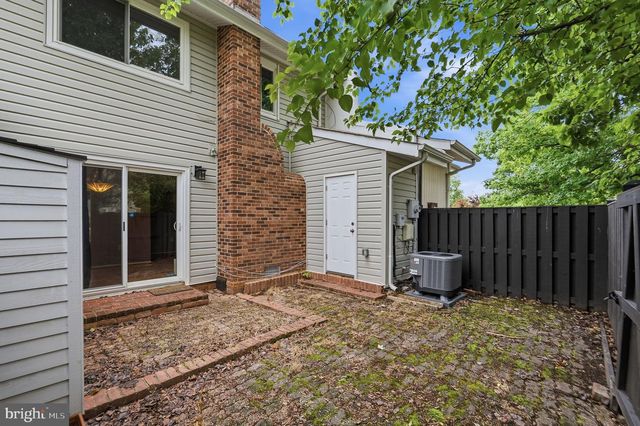 3 CAROLINA CT, Sterling, VA 20164