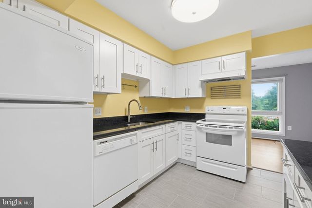 3 CAROLINA CT, Sterling, VA 20164