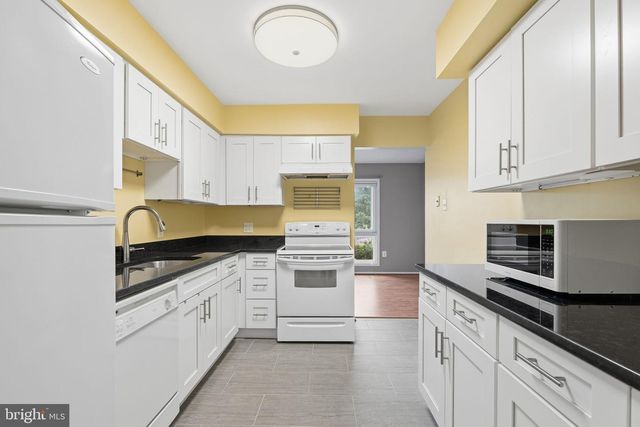 3 CAROLINA CT, Sterling, VA 20164
