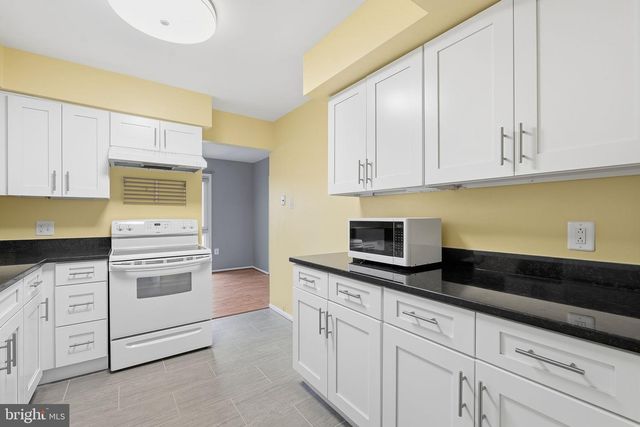 3 CAROLINA CT, Sterling, VA 20164
