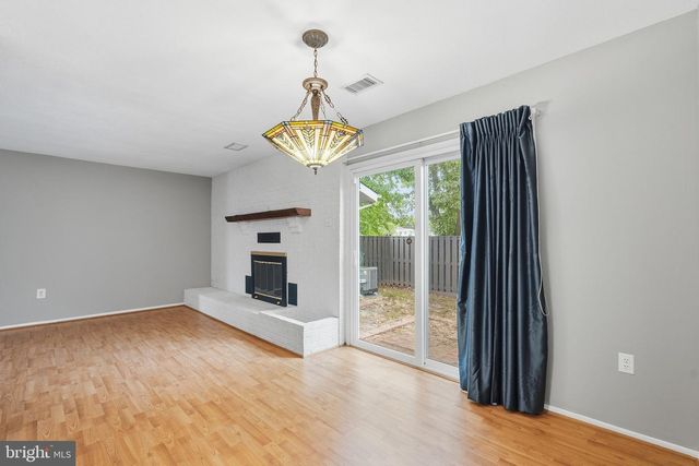 3 CAROLINA CT, Sterling, VA 20164