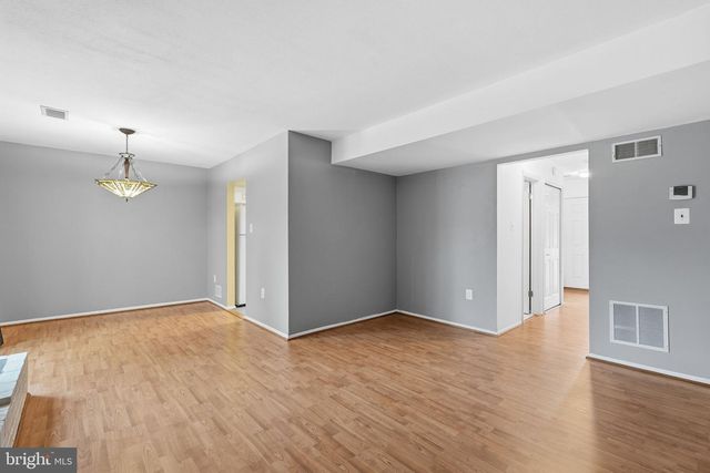 3 CAROLINA CT, Sterling, VA 20164