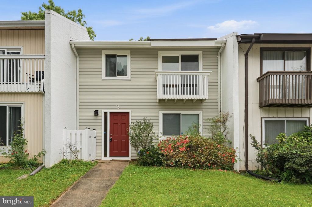 3 CAROLINA CT, Sterling, VA 20164