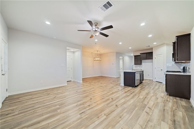 1337 Alexandra Park, Corpus Christi, TX 78415