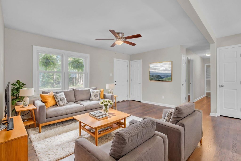 Image 11 of property listing at 3491 Patton Avenue, Johns Island, SC 29455