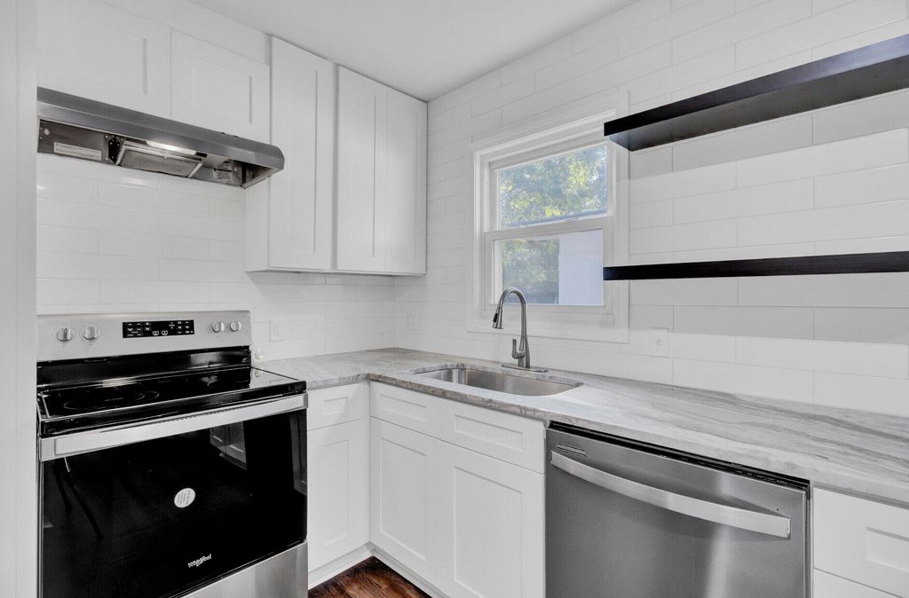 Image 9 of property listing at 3491 Patton Avenue, Johns Island, SC 29455