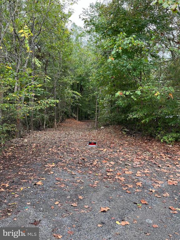 10820 CLOVERDALE ST, Fredericksburg, VA 22407