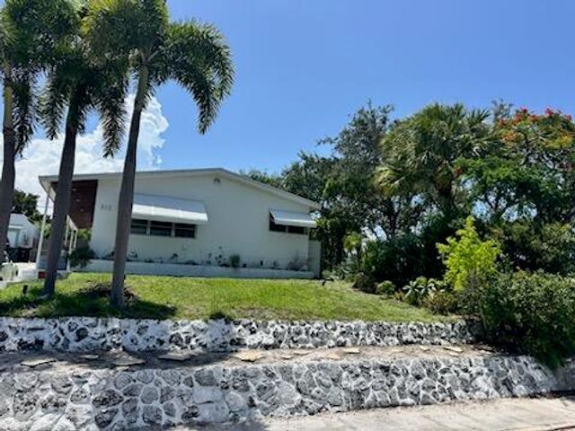 913 N B Street, Lake Worth Beach, FL 33460