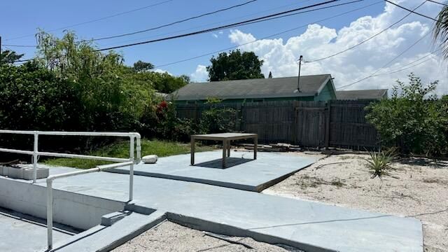 913 N B Street, Lake Worth Beach, FL 33460