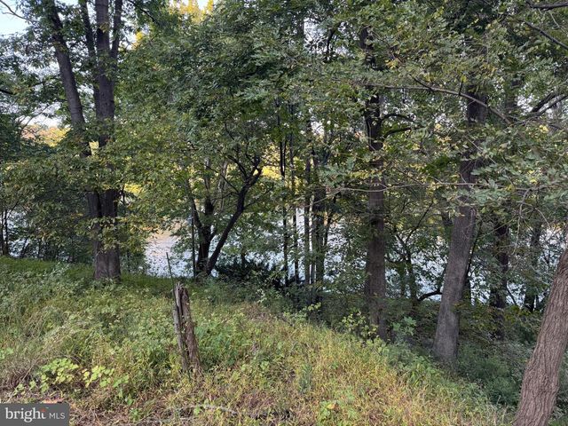 272 JUNIPER DR, Front Royal, VA 22630