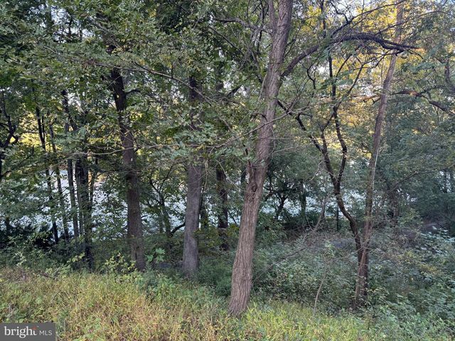 272 JUNIPER DR, Front Royal, VA 22630