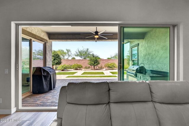 10364 E THATCHER Avenue, Mesa, AZ 85212