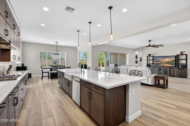 10364 E THATCHER Avenue, Mesa, AZ 85212